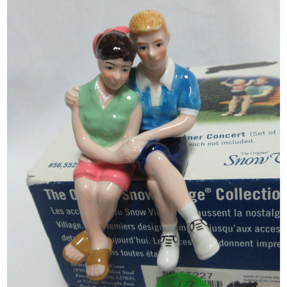 Listening To A Summer Concert 55227 Snow Village Dept 56 BENCH NOT INCLUDED - Picture 2 of 7